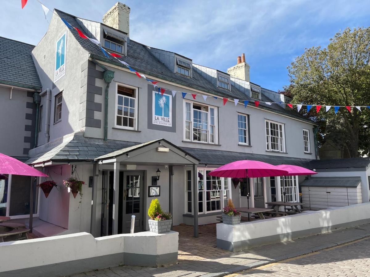 La Ville Hotel Braye Exterior photo